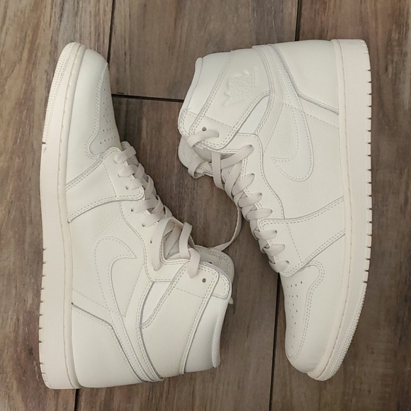 AIR JORDAN 1 RETRO HIGH OG SAIL
